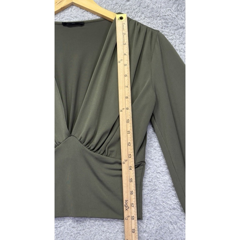 21‎ Saints Women's Medium Green Long Sleeve Cropped Top Deep V Neck - Picture 6 of 10